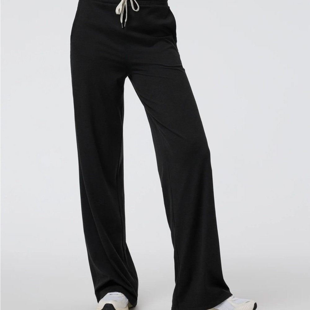 Vuori Halo Essential Wideleg Small Long